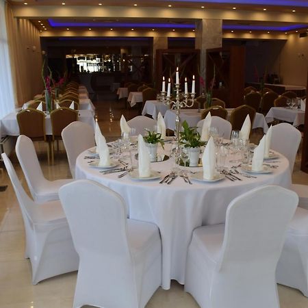 Hotel Bialy Walbrzych Ngoại thất bức ảnh