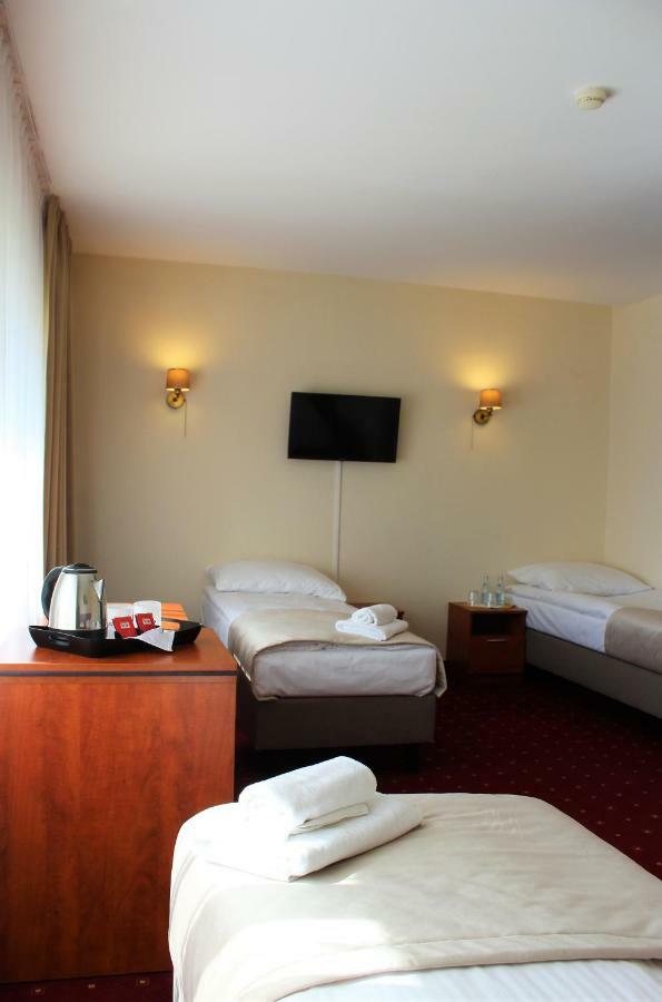 Hotel Bialy Walbrzych Ngoại thất bức ảnh
