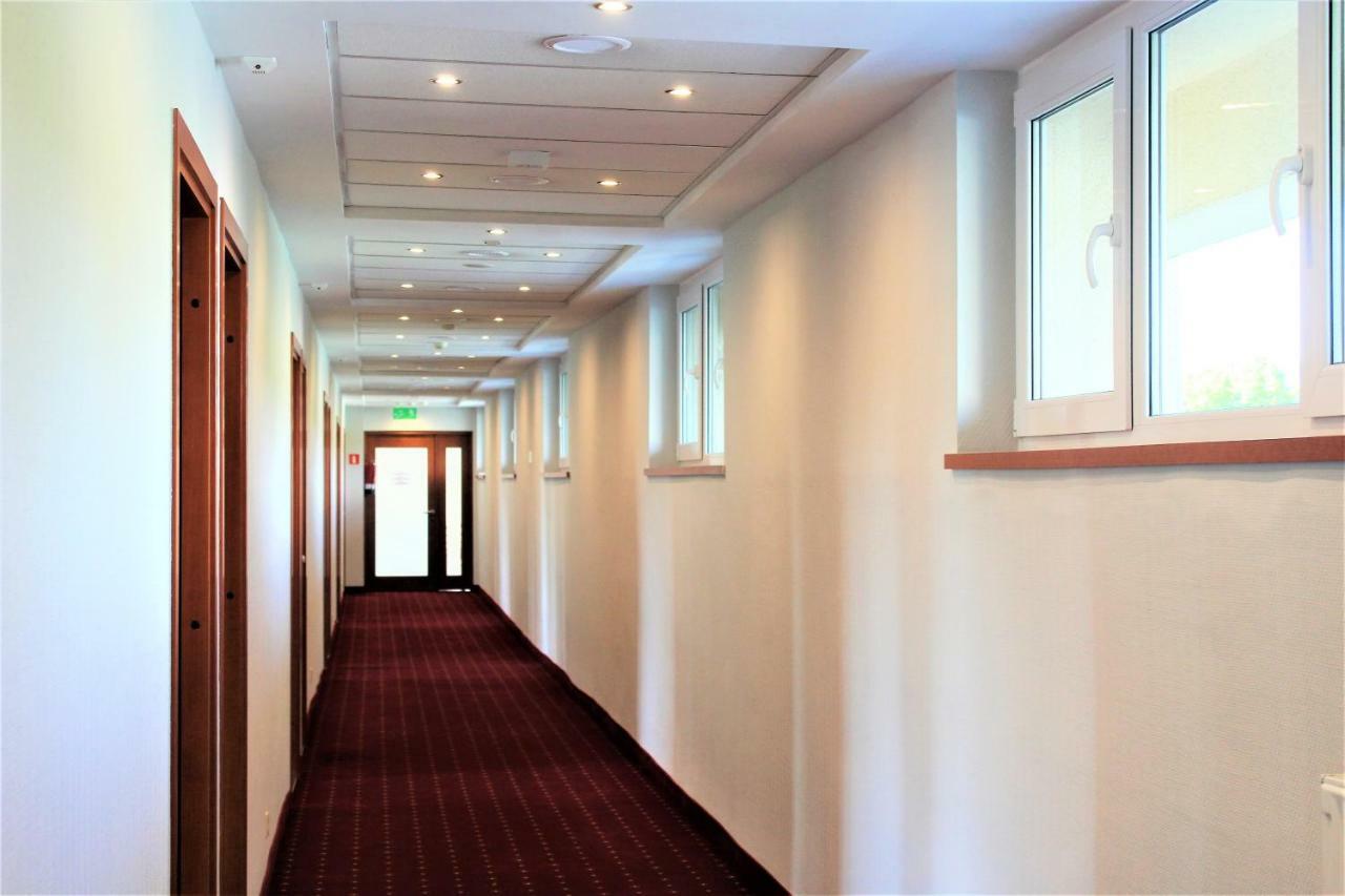 Hotel Bialy Walbrzych Ngoại thất bức ảnh