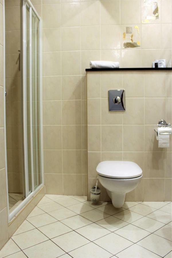 Hotel Bialy Walbrzych Ngoại thất bức ảnh