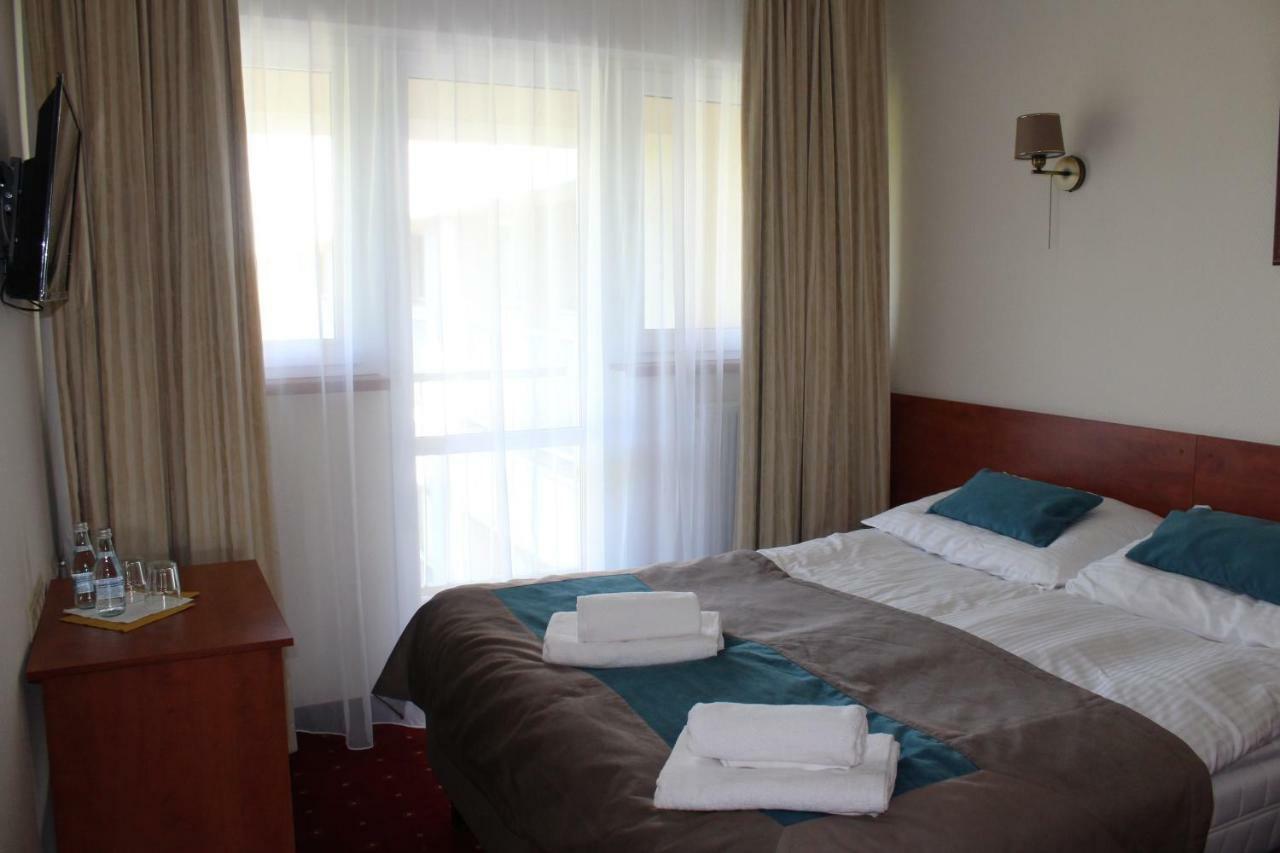 Hotel Bialy Walbrzych Ngoại thất bức ảnh