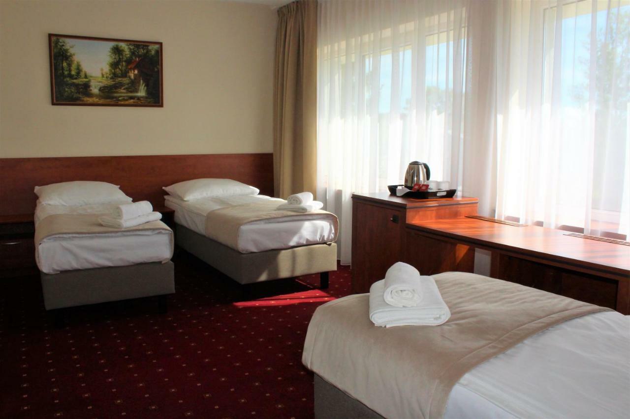 Hotel Bialy Walbrzych Ngoại thất bức ảnh