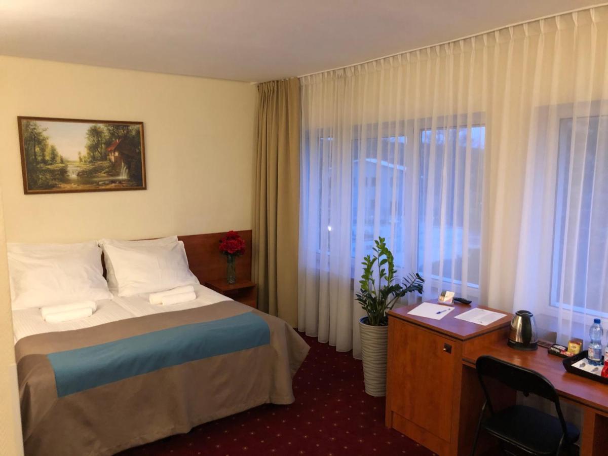 Hotel Bialy Walbrzych Ngoại thất bức ảnh