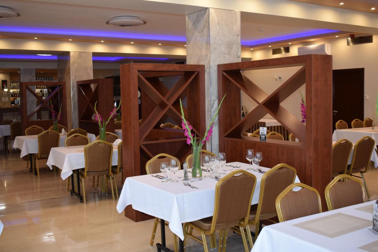 Hotel Bialy Walbrzych Ngoại thất bức ảnh