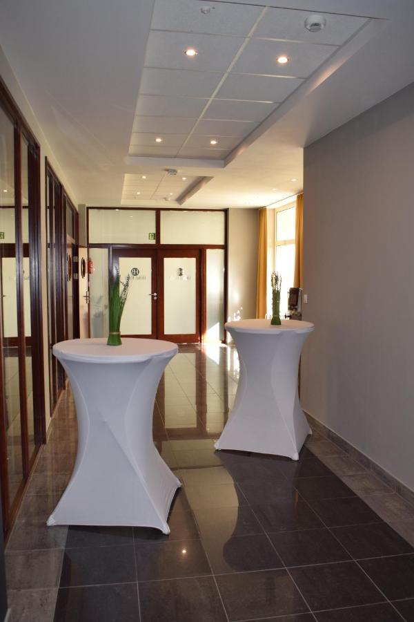 Hotel Bialy Walbrzych Ngoại thất bức ảnh