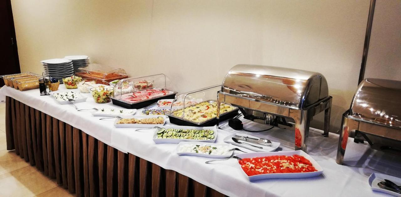 Hotel Bialy Walbrzych Ngoại thất bức ảnh